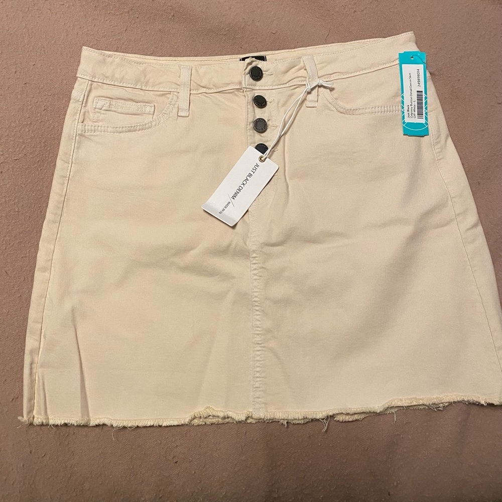 Just Black Odyssey Button Detail Denim Skirt - Off White - size L. NWT